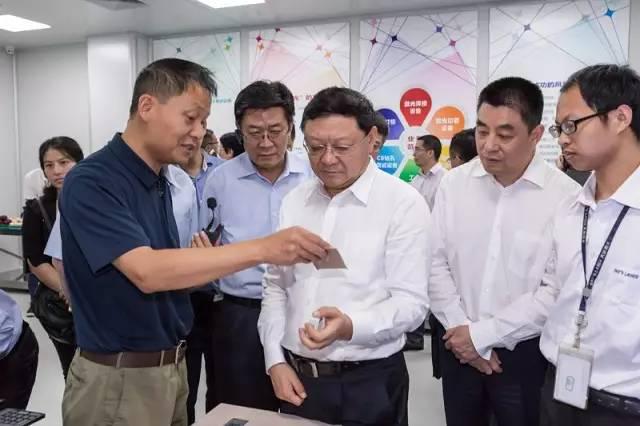 广东省委常委、深圳市委书记王伟中率队到不朽情缘激光调研座谈